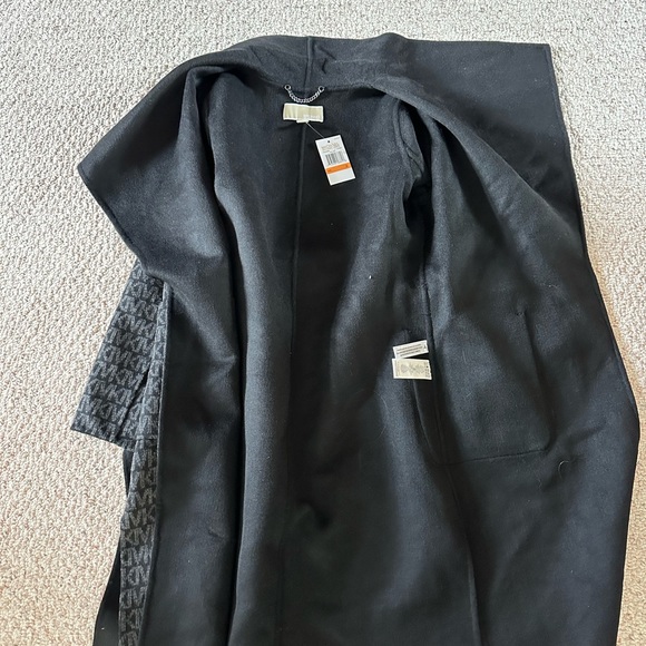 Brand new never worn Michael kors wrap/jacket - Picture 3 of 3